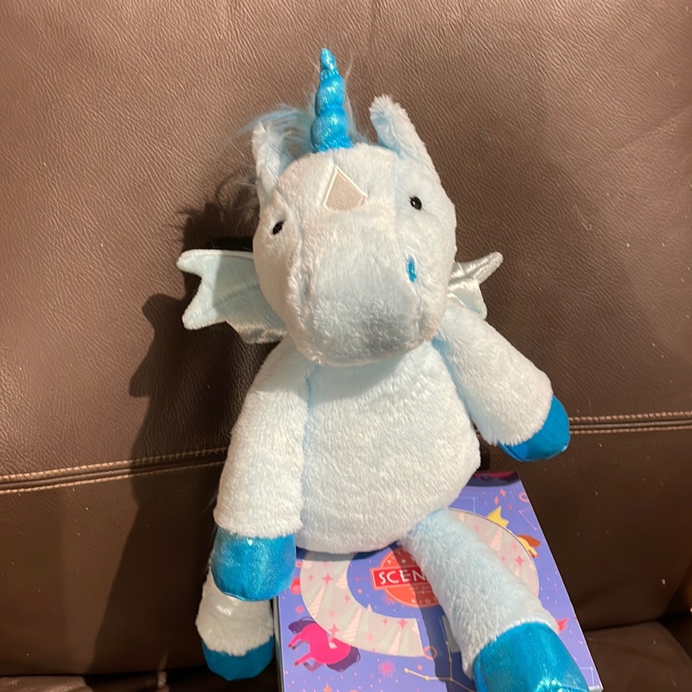SCENTSY Halley the unicorn